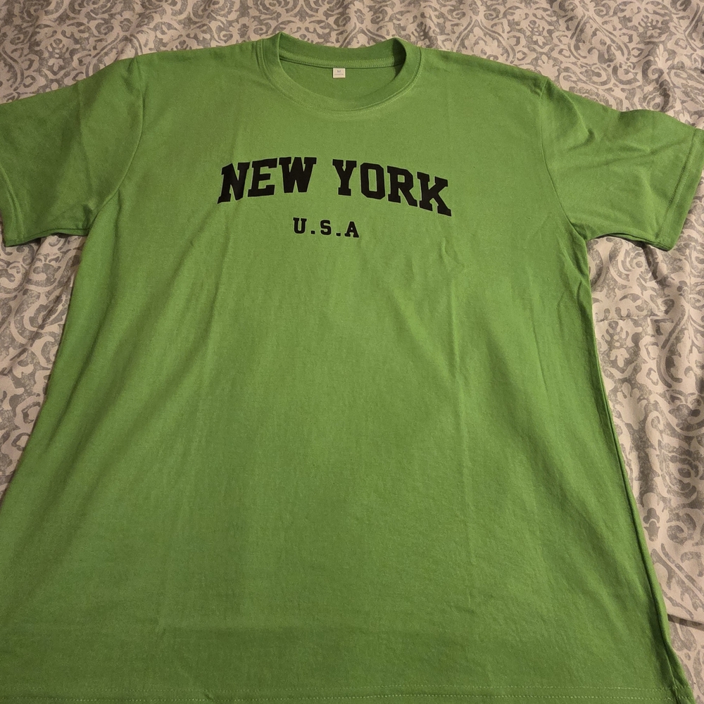 Woman's Green New York Tee